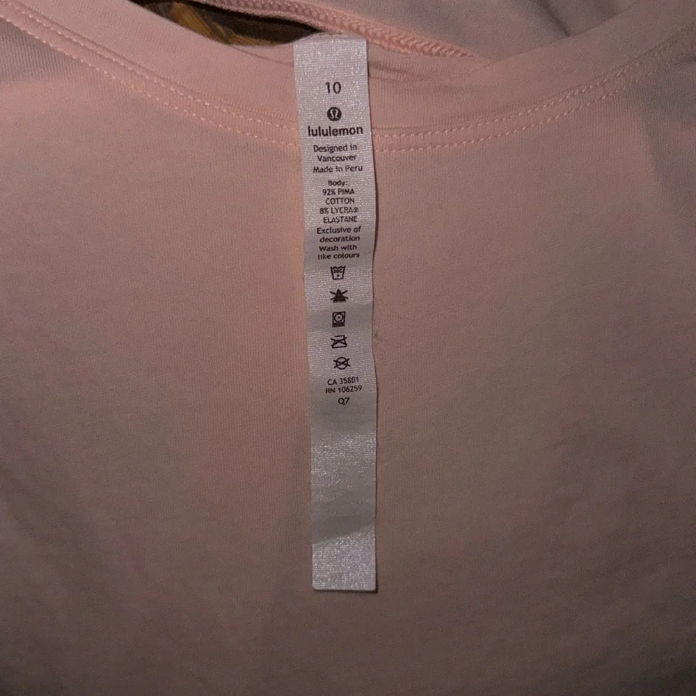 Lululemon Cut Back Crop Tank size 10 in Ballet Slipper - Picture 5 of 5